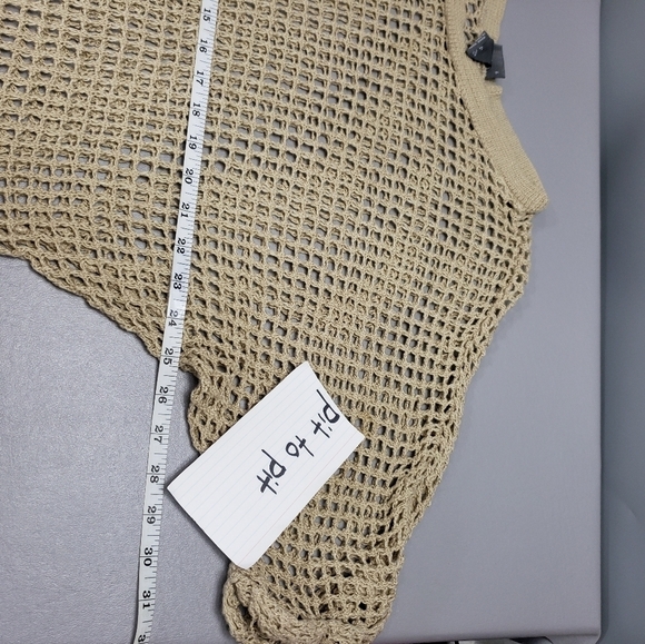 3/$15 Dots tan knit oversized cover up top size small - Picture 7 of 9
